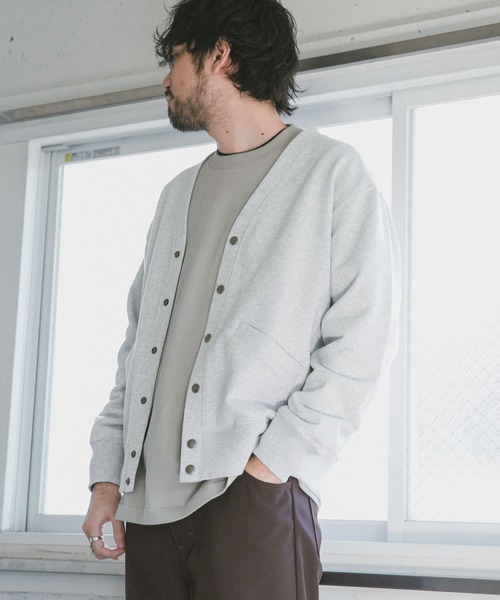 URBAN RESEARCH DOORS（アーバンリサーチドアーズ）の「裏毛Vネックカーディガン（カーディガン/ボレロ・メンズ・ネイビー/グレー/グリーン・40/38）」の13枚目の写真