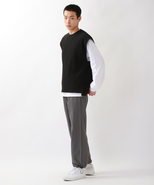 ALAND(エーランド)の「3.3Field Trip/PLEATSノースリーブ 2275824(ベスト・メンズ・アイボリー/ブラック・FREE)」の3枚目の写真