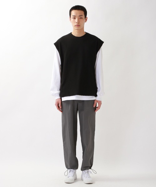 ALAND(エーランド)の「3.3Field Trip/PLEATSノースリーブ 2275824(ベスト・メンズ・アイボリー/ブラック・FREE)」の4枚目の写真