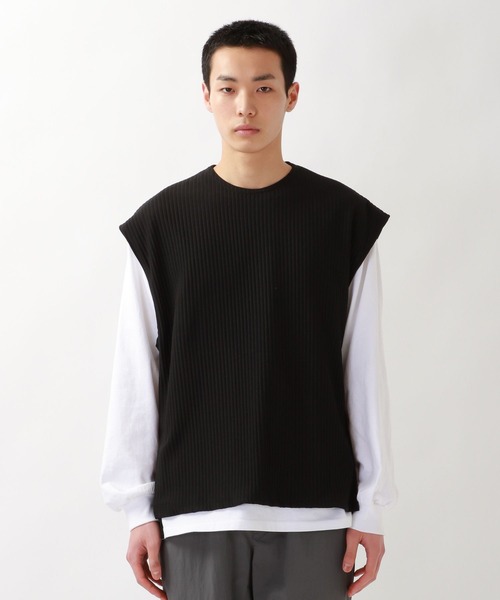 ALAND(エーランド)の「3.3Field Trip/PLEATSノースリーブ 2275824(ベスト・メンズ・アイボリー/ブラック・FREE)」の6枚目の写真