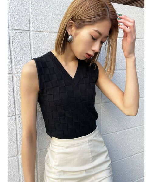 EMODA（エモダ）の「チェッカーニットタンクトップ（タンクトップ・レディース・ホワイト/ブラック/イエロー/ブルー・FREE）」の21枚目の写真