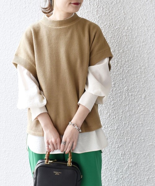 SHIPS(シップス)の「*〈手洗い可能〉ワイドアームリブニットソー◇(ベスト・レディース・オフホワイト/ブラック/ネイビー/キャメル/ライトイエロー・ONE SIZE)」の5枚目の写真