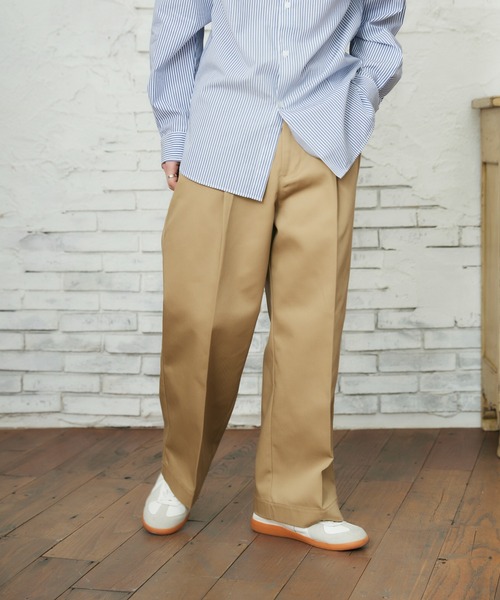 CASPER JOHN(キャスパージョン)の「ツイルワイドテーパードパンツ(その他パンツ・メンズ・ネイビー/ベージュ・マルチサイズ)」の1枚目の写真