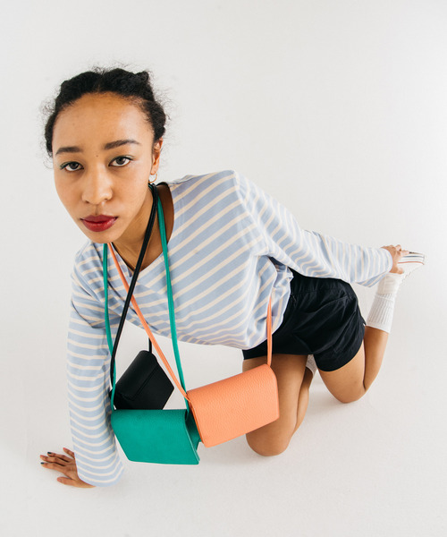 GIMME GIMME（ギミーギミー）の「【GIMME GIMME】Square shoulder bag gima22s008（ショルダーバッグ・レディース・グリーン/ピンク/ブラック・FREE）」の21枚目の写真