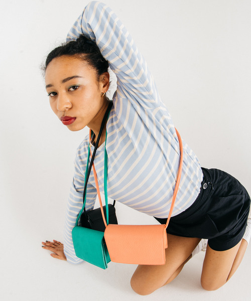 GIMME GIMME（ギミーギミー）の「【GIMME GIMME】Square shoulder bag gima22s008（ショルダーバッグ・レディース・グリーン/ピンク/ブラック・FREE）」の16枚目の写真