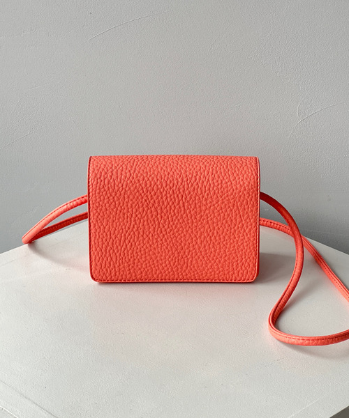 GIMME GIMME（ギミーギミー）の「【GIMME GIMME】Square shoulder bag gima22s008（ショルダーバッグ・レディース・グリーン/ピンク/ブラック・FREE）」の14枚目の写真