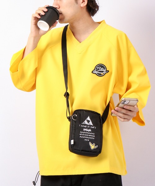 A.T,C in the attic homme(エーティーシーインジアティックオム)の「Vネック半袖ビッグシルエットプルオーバー(Tシャツ/カットソー・メンズ・ブラック/イエロー/グリーン・M/L)」の4枚目の写真