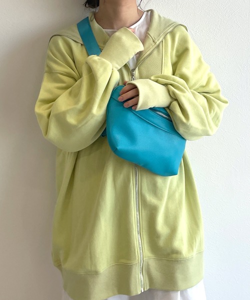 w closet（ダブルクローゼット）の「スウェット衿付きフィンガーホールプルオーバー（スウェット・レディース・オフホワイト/ライトグリーン/グレイッシュベージュ/サックスブルー系・FREE）」の11枚目の写真