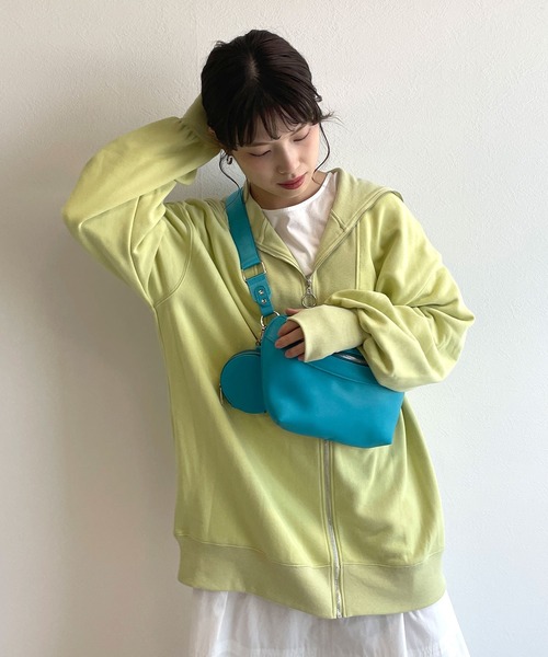 w closet（ダブルクローゼット）の「スウェット衿付きフィンガーホールプルオーバー（スウェット・レディース・オフホワイト/ライトグリーン/グレイッシュベージュ/サックスブルー系・FREE）」の7枚目の写真