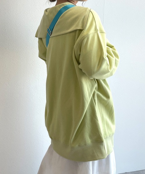 w closet（ダブルクローゼット）の「スウェット衿付きフィンガーホールプルオーバー（スウェット・レディース・オフホワイト/ライトグリーン/グレイッシュベージュ/サックスブルー系・FREE）」の21枚目の写真