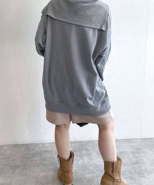 w closet（ダブルクローゼット）の「スウェット衿付きフィンガーホールプルオーバー（スウェット・レディース・オフホワイト/ライトグリーン/グレイッシュベージュ/サックスブルー系・FREE）」の8枚目の写真