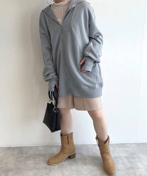 w closet（ダブルクローゼット）の「スウェット衿付きフィンガーホールプルオーバー（スウェット・レディース・オフホワイト/ライトグリーン/グレイッシュベージュ/サックスブルー系・FREE）」の22枚目の写真