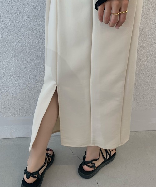 JUNOAH（ジュノア）の「Iラインキャミワンピース（ワンピース・レディース・ブラック/ブラウン/アイボリー/グレイッシュベージュ/ブルー/ミント・MEDIUM/LARGE/X-LARGE）」の11枚目の写真