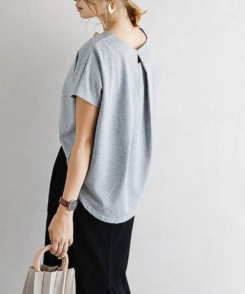 RUUX(ルーフ)の「【INTER SECTION】バックタック ラウンドTシャツ(Tシャツ/カットソー・レディース・ホワイト/ブラック/ベージュ/グレー・FREE)」の4枚目の写真