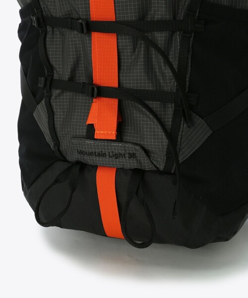 MOUNTAIN HARDWEAR(マウンテンハードウェアー)の「【Mountain Hardwear】マウンテンライト38(バックパック/リュック・メンズ・ブラック・FREE)」の8枚目の写真