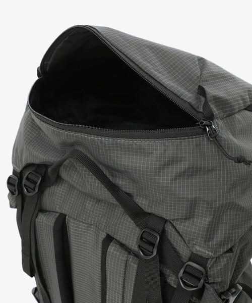 MOUNTAIN HARDWEAR(マウンテンハードウェアー)の「【Mountain Hardwear】マウンテンライト38(バックパック/リュック・メンズ・ブラック・FREE)」の11枚目の写真