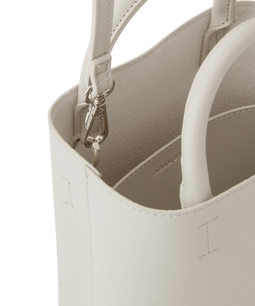 ADAM ET ROPE'（アダムエロペ）の「ダブルポケット2WAYバッグ（ショルダーバッグ・レディース・オフホワイト/キャメル/ブラック・FREE）」の20枚目の写真