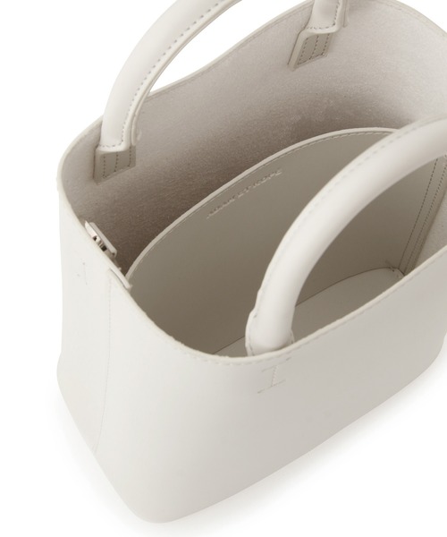 ADAM ET ROPE'（アダムエロペ）の「ダブルポケット2WAYバッグ（ショルダーバッグ・レディース・オフホワイト/キャメル/ブラック・FREE）」の13枚目の写真