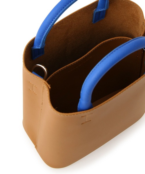 ADAM ET ROPE'（アダムエロペ）の「ダブルポケット2WAYバッグ（ショルダーバッグ・レディース・オフホワイト/キャメル/ブラック・FREE）」の16枚目の写真