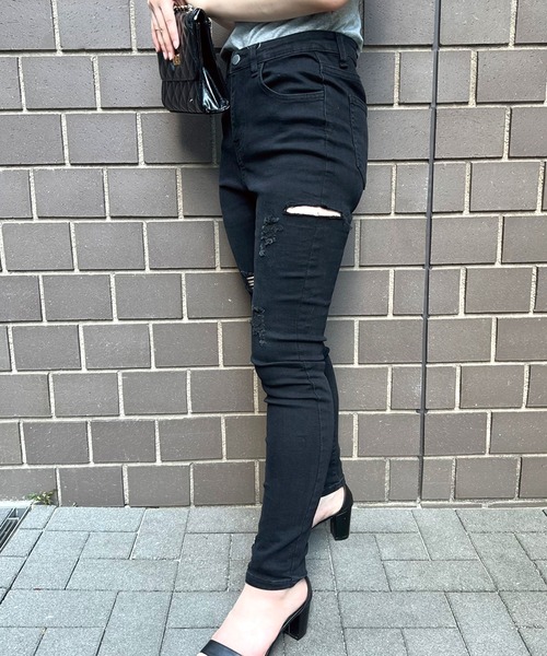 SPIGA(スピーガ)の「サイドスリットダメージスキニーパンツ(デニムパンツ・レディース・ブラック/ライトブルー・SMALL/MEDIUM)」の4枚目の写真