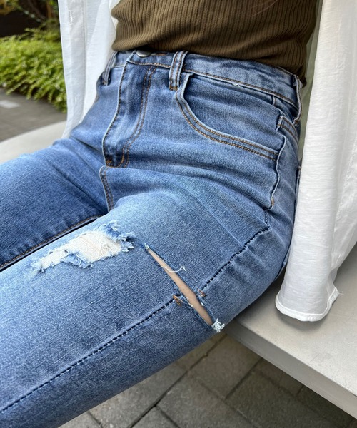 SPIGA(スピーガ)の「サイドスリットダメージスキニーパンツ(デニムパンツ・レディース・ブラック/ライトブルー・SMALL/MEDIUM)」の6枚目の写真