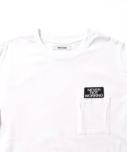 MINEDENIM(マインデニム)の「NEVER NOT WORKING Crewneck T-SH(Tシャツ/カットソー・メンズ・ホワイト/ブラック・MEDIUM/LARGE/X-LARGE)」の3枚目の写真