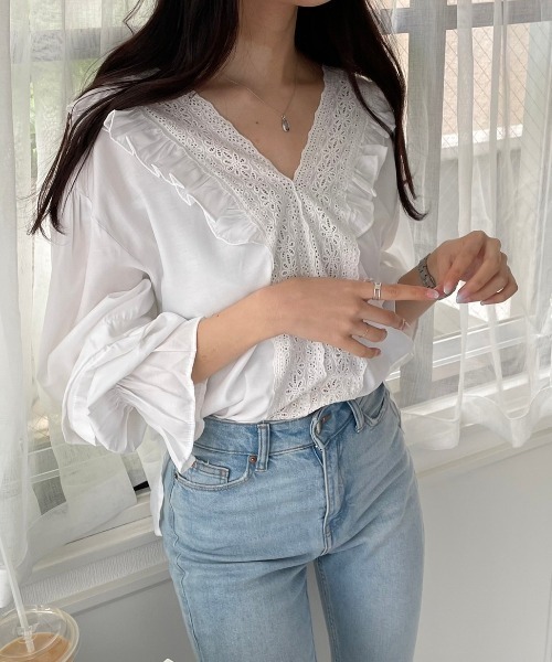 OLUPIC（オルピック）の「OLUPIC/【WEB限定】ボリュームスリーブレース切り替えフリルブラウス（シャツ/ブラウス・レディース・ホワイト/ブラック/ライトベージュ/ライトパープル・FREE）」の20枚目の写真