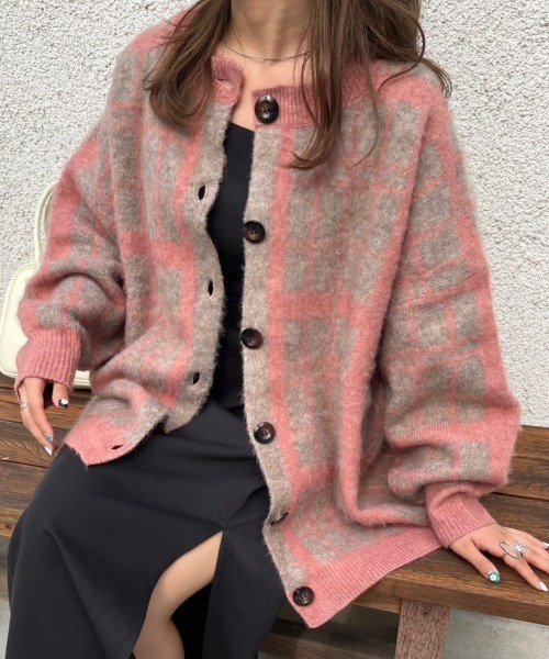 nemne store（ネンネストア）の「総柄起毛モヘアライクニットカーディガン（カーディガン/ボレロ・レディース・ネイビー/ピンク/ブラウン/グリーン・フリー）」の4枚目の写真