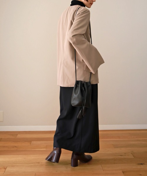 UNFIELD（アンフィールド）の「【UNFIELD】Uネックプルオーバー（シャツ/ブラウス・レディース・ベージュ/ブラック・FREE）」の9枚目の写真