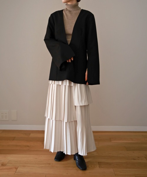 UNFIELD（アンフィールド）の「【UNFIELD】Uネックプルオーバー（シャツ/ブラウス・レディース・ベージュ/ブラック・FREE）」の12枚目の写真