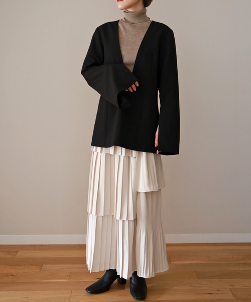 UNFIELD（アンフィールド）の「【UNFIELD】Uネックプルオーバー（シャツ/ブラウス・レディース・ベージュ/ブラック・FREE）」の6枚目の写真