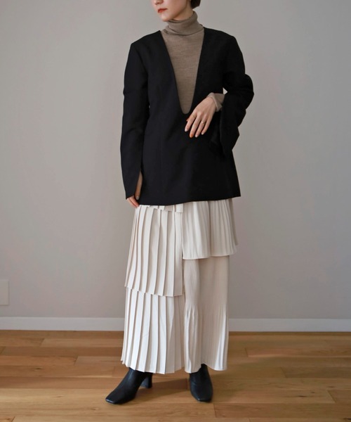 UNFIELD（アンフィールド）の「【UNFIELD】Uネックプルオーバー（シャツ/ブラウス・レディース・ベージュ/ブラック・FREE）」の10枚目の写真