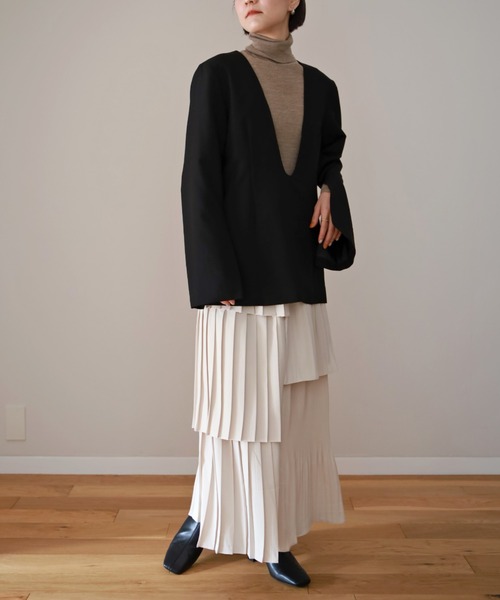 UNFIELD（アンフィールド）の「【UNFIELD】Uネックプルオーバー（シャツ/ブラウス・レディース・ベージュ/ブラック・FREE）」の16枚目の写真