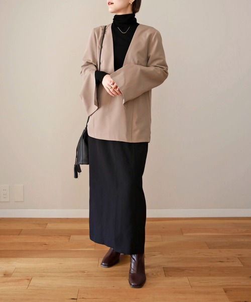 UNFIELD（アンフィールド）の「【UNFIELD】Uネックプルオーバー（シャツ/ブラウス・レディース・ベージュ/ブラック・FREE）」の5枚目の写真