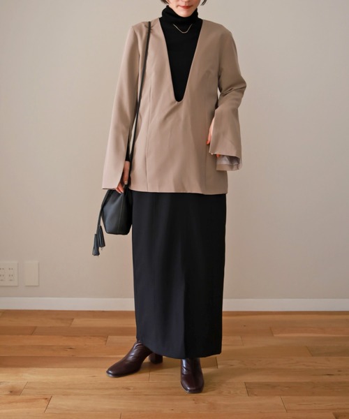 UNFIELD（アンフィールド）の「【UNFIELD】Uネックプルオーバー（シャツ/ブラウス・レディース・ベージュ/ブラック・FREE）」の11枚目の写真