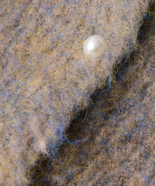 un dix cors(アンディコール)の「華やかさアップ 袖ボリュームパール釦カーデ(カーディガン/ボレロ・レディース・ベージュ/レッド・FREE)」の16枚目の写真