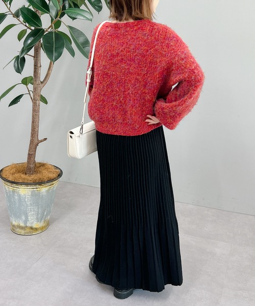 un dix cors(アンディコール)の「華やかさアップ 袖ボリュームパール釦カーデ(カーディガン/ボレロ・レディース・ベージュ/レッド・FREE)」の22枚目の写真