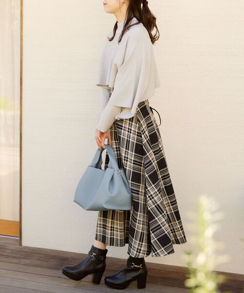 MAJESTIC LEGON（マジェスティックレゴン）の「バックレースアップフレアスカート（スカート・レディース・ブラック系その他/ホワイト系その他/ベージュ系その他2・MEDIUM）」の14枚目の写真