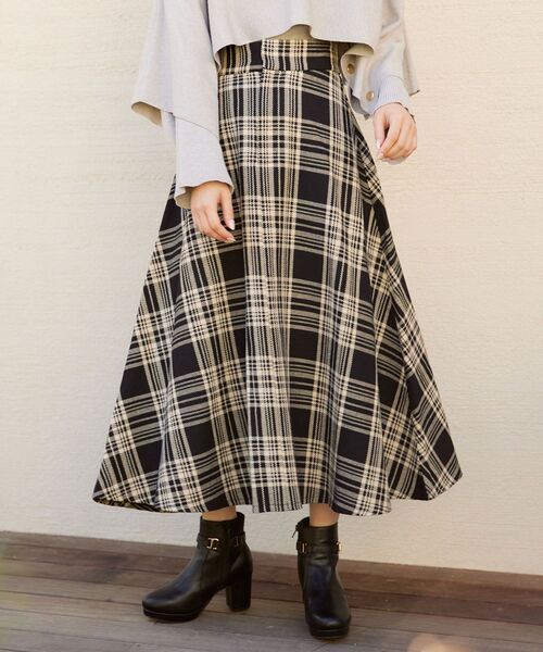 MAJESTIC LEGON（マジェスティックレゴン）の「バックレースアップフレアスカート（スカート・レディース・ブラック系その他/ホワイト系その他/ベージュ系その他2・MEDIUM）」の16枚目の写真