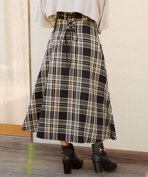 MAJESTIC LEGON（マジェスティックレゴン）の「バックレースアップフレアスカート（スカート・レディース・ブラック系その他/ホワイト系その他/ベージュ系その他2・MEDIUM）」の18枚目の写真