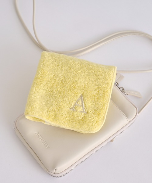 BIRTHDAY BAR（バースデイバー）の「刺繍タオルハンカチ イエロー（ハンカチ/ハンドタオル・レディース・A/H/K/M/N/R/S/T/Y・フリー）」の2枚目の写真
