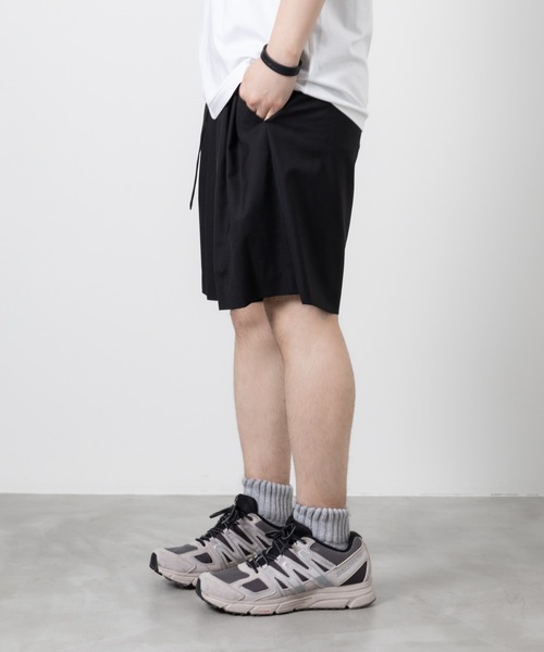 ATTACHMENT（アタッチメント）の「WO/TAウォッシャブルトロピカル ベルテッドショーツ  /  WO/TA WASHABLE TROPICAL BELTED SHORTS（スラックス・メンズ・ブラック/グレー・2/1/3）」の21枚目の写真