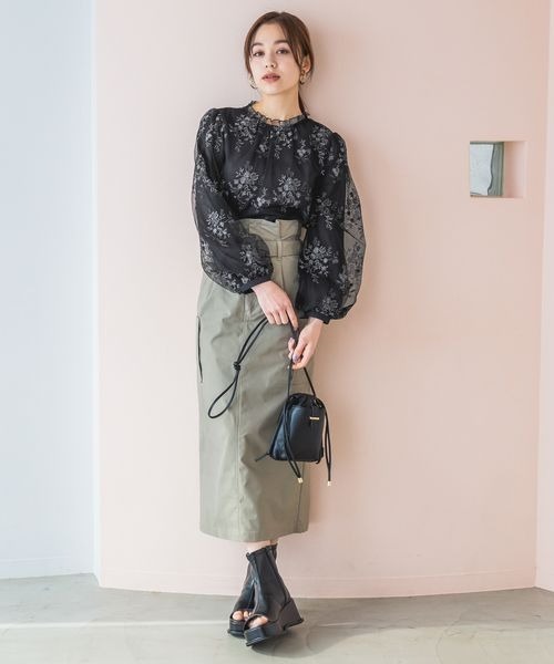 mysty woman（ミスティウーマン）の「スマホショルダーBAG 187221（ショルダーバッグ・レディース・ブラック/アイボリー・FREE）」の4枚目の写真