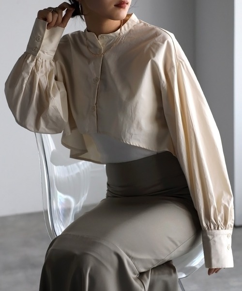 r.（アールドット）の「ブロード クロップド フレアブラウス（シャツ/ブラウス・レディース・ホワイト/グレー/ブラック/ライトブルー/アイボリー・FREE）」の2枚目の写真