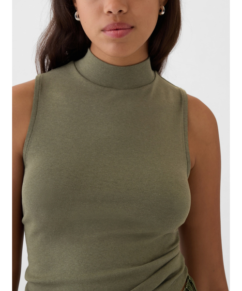 GAP(ギャップ)の「モダン モックネック タンクトップ(Tシャツ/カットソー・レディース・ブラック/ブルー/ホワイト/ホワイト×ブラック/オリーブ/ベージュ系その他・XS/S/M/L/XL/XXS)」の5枚目の写真