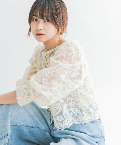 KBF（ケイビーエフ）の「オーガンジーフラワークロップドブラウス（シャツ/ブラウス・レディース・カーキ/ブラック/アイボリー・ONE）」の5枚目の写真