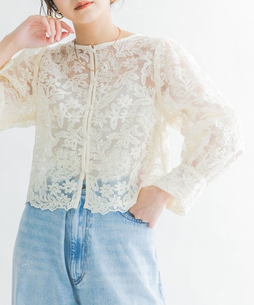 KBF（ケイビーエフ）の「オーガンジーフラワークロップドブラウス（シャツ/ブラウス・レディース・カーキ/ブラック/アイボリー・ONE）」の6枚目の写真