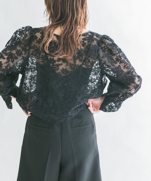 KBF（ケイビーエフ）の「オーガンジーフラワークロップドブラウス（シャツ/ブラウス・レディース・カーキ/ブラック/アイボリー・ONE）」の19枚目の写真