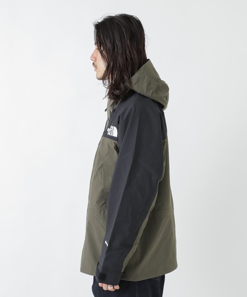 THE NORTH FACE(ザノースフェイス)の「THE NORTH FACE Mountain Light Jacket(ナイロンジャケット・メンズ・ブラック/カーキ・MEDIUM/LARGE)」の3枚目の写真