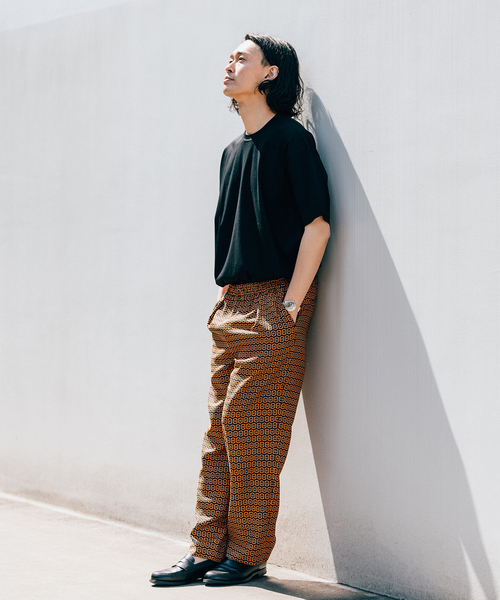 EDIFICE LA BOUCLE(エディフィスラブークル)の「【LA BOUCLE / ラブークル】アルビニスタ スムース クルーネック Tシャツ(Tシャツ/カットソー・メンズ・ブラウン系その他/アイボリー/ブラック/パープル/グリーン系その他・3/2/1)」の11枚目の写真